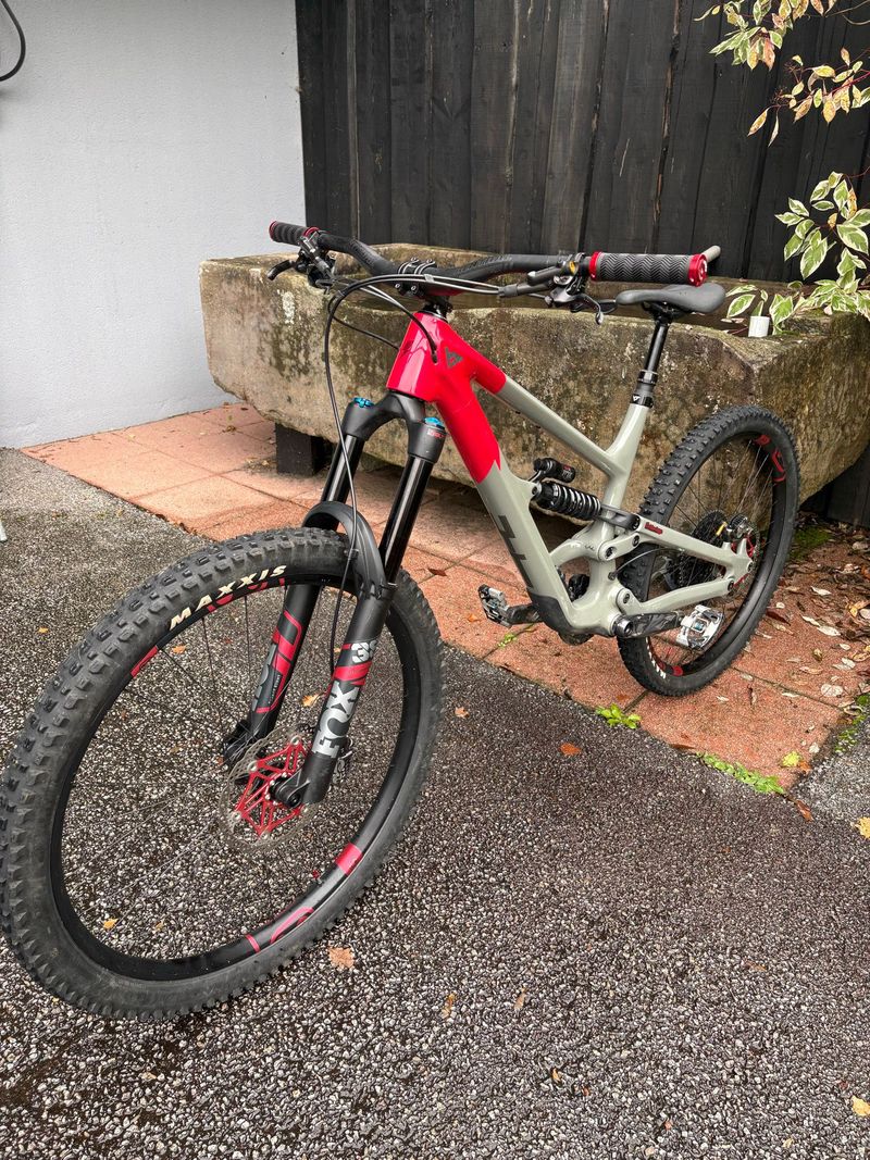 Used YT Industries Capra UNCAGED 10 MX CF 2023 2023 MTB