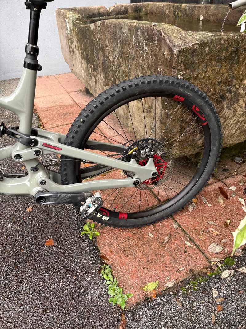 Brugt YT Industries Capra UNCAGED 10 MX CF 2023 2023 Mountainbike — billede 6 af 7