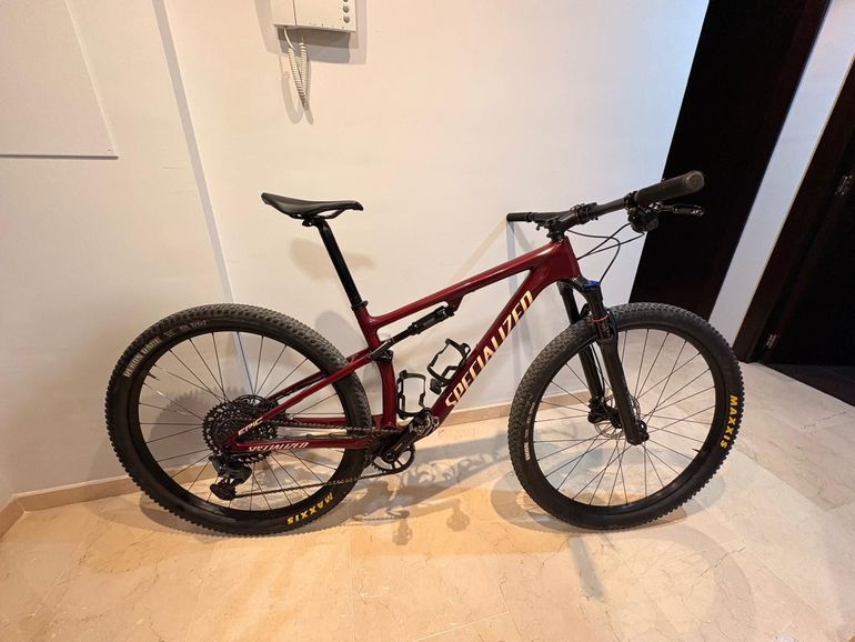 Used Specialized Epic Comp 2022 2022 Mountainbike — image 1 of 4