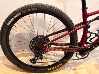 Used Specialized Epic Comp 2022 2022 Mountainbike — image 2 of 4