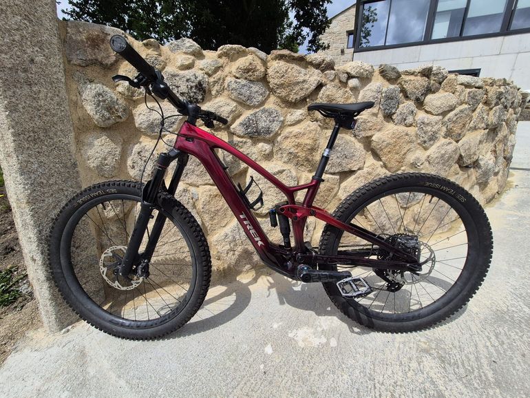 Used Trek Fuel EXe 9.8 GX AXS 2023 2023 Mountainbike — image 9 of 16
