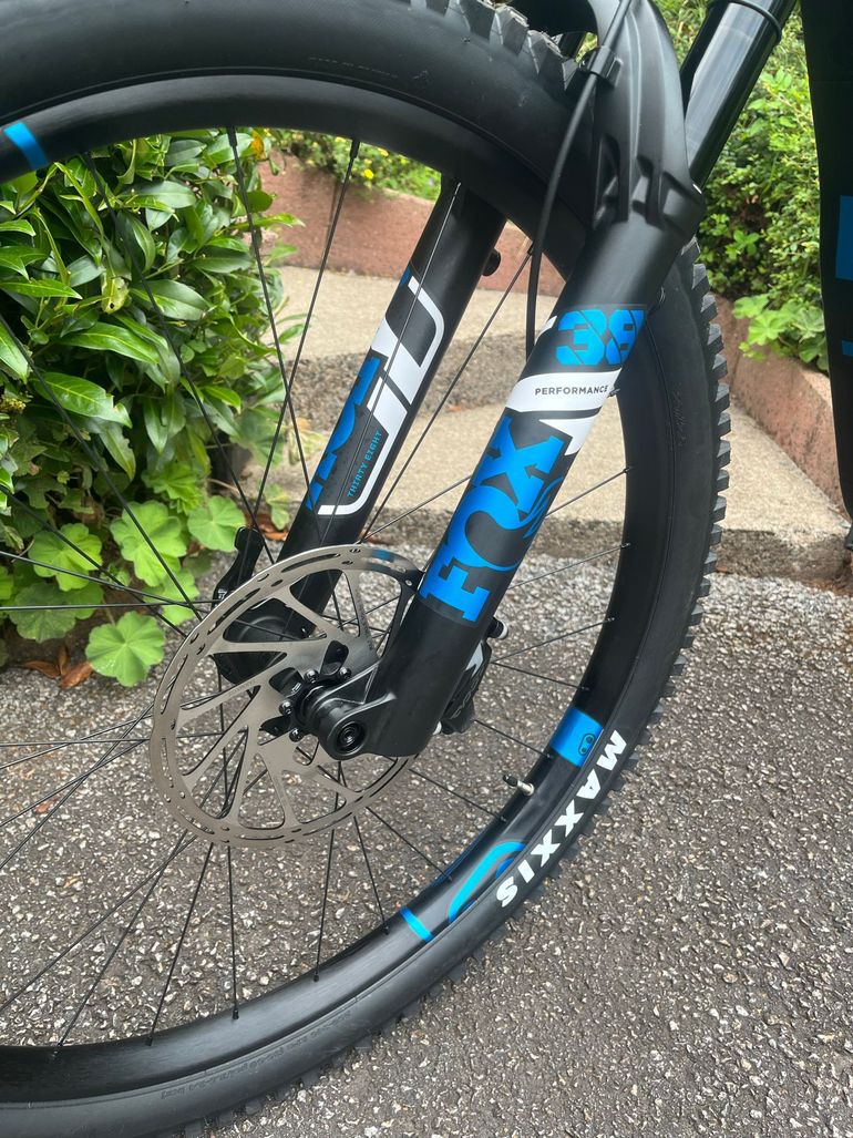 Used YT Industries Decoy CORE 3 MX 2024 2024 Mountainbike — image 3 of 5