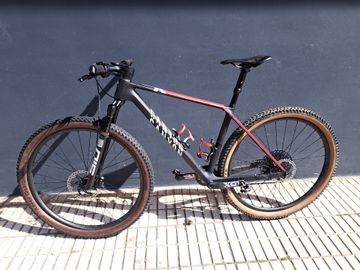 Gebrauchtes Canyon Exceed CF SLX 9 2021 2021 Mountainbike, Schwarz, 29 — Bild 2 von 10