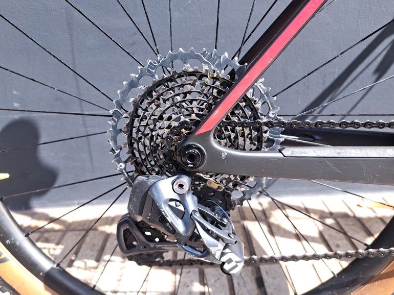 Used Canyon Exceed CF SLX 9 2021 2021 Mountainbike, Schwarz, 29 — image 3 of 10