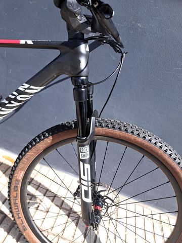 Gebrauchtes Canyon Exceed CF SLX 9 2021 2021 Mountainbike, Schwarz, 29 — Bild 9 von 10