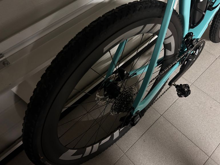 Used Bianchi Impulso Shimano GRX 2024 Road & Gravel, Blue — image 5 of 5