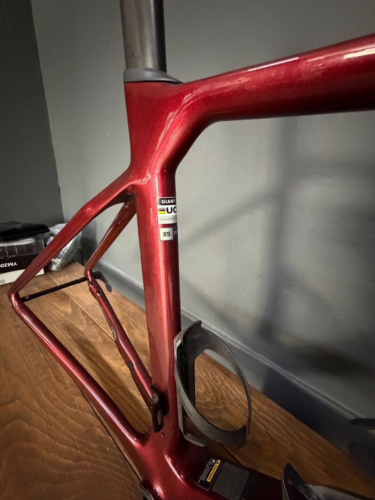 Used Giant Propel Advanced 1 2024 Frameset 2024 Road & Gravel — image 2 of 6