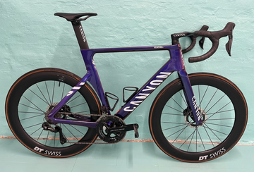 Canyon Aeroad CFR Di2 2024 2024 Road & Gravel d'occasion — image 1 sur 8