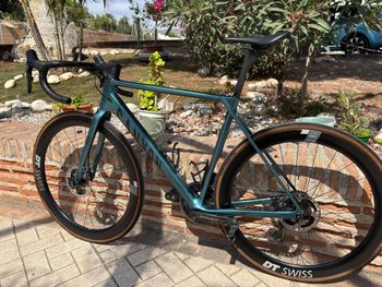 Used Canyon Ultimate CF SLX 9 Disc Di2 2023 2023 Road & Gravel, Verde — image 10 of 13