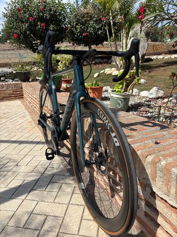 Used Canyon Ultimate CF SLX 9 Disc Di2 2023 2023 Road & Gravel, Verde — image 3 of 13