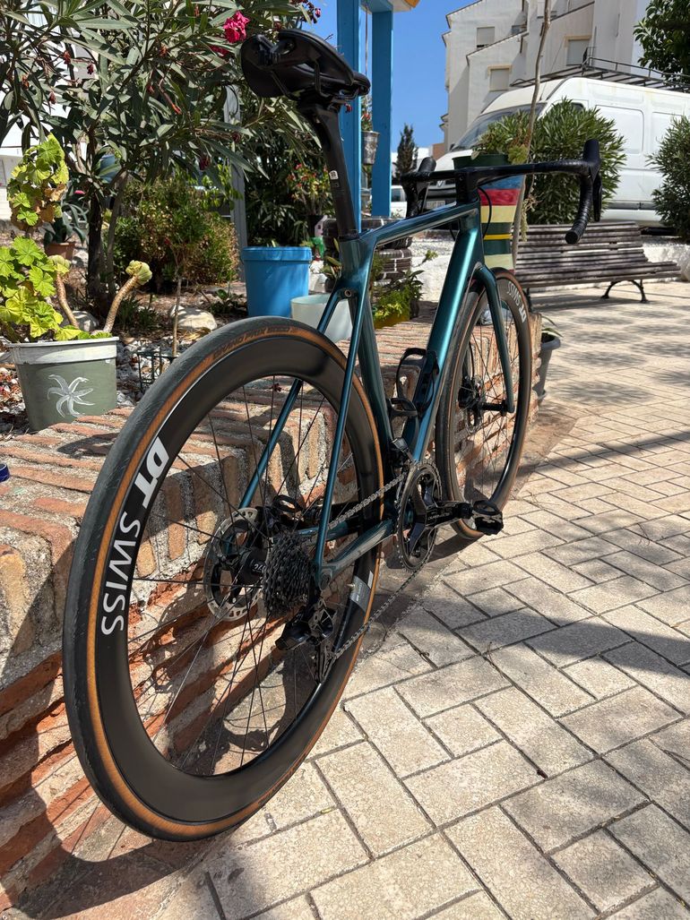 Used Canyon Ultimate CF SLX 9 Disc Di2 2023 2023 Road & Gravel, Verde — image 7 of 13