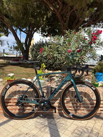 Used Canyon Ultimate CF SLX 9 Disc Di2 2023 2023 Road & Gravel