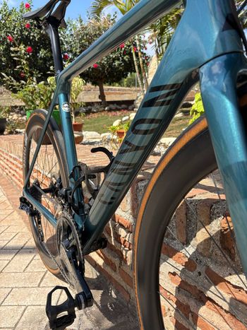 Used Canyon Ultimate CF SLX 9 Disc Di2 2023 2023 Road & Gravel, Verde — image 5 of 13