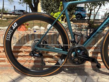 Used Canyon Ultimate CF SLX 9 Disc Di2 2023 2023 Road & Gravel, Verde — image 6 of 13