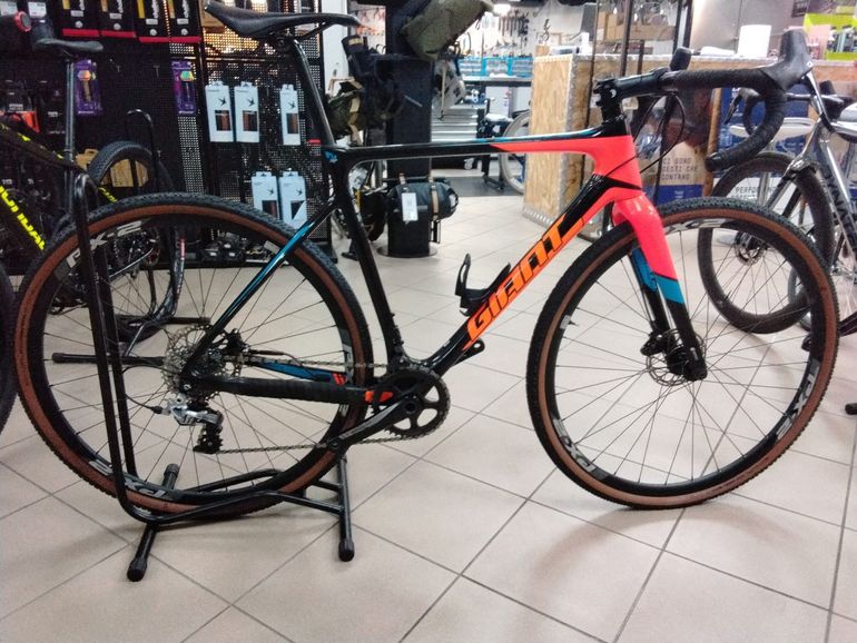 Used Giant TCX, Advanced Pro 2 2022 2022 Road & Gravel — image 1 of 4