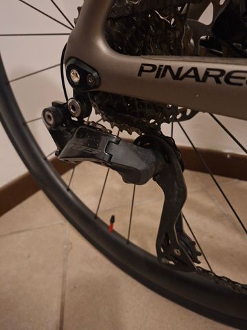 Brugt Pinarello F5 105 Di2 2025 2025 Road & Gravel — billede 4 af 5
