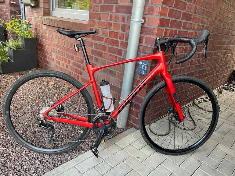 Used Giant Revolt 1 2024 2024 Road & Gravel, Red — image 15 of 32