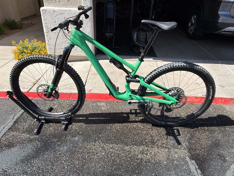 Used Specialized Stumpjumper 15 Expert 2025 2025 Mountainbike, Green, 29, 27.5 — image 2 of 7