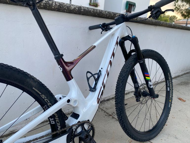 Used Scott Spark RC Team 2023 2023 Mountainbike, Blanco — image 2 of 3
