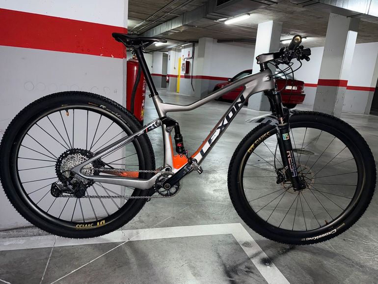 Used lexon Lexon Custom Shimano Deore XT 2022 Mountainbike, Hellgrau — image 1 of 4