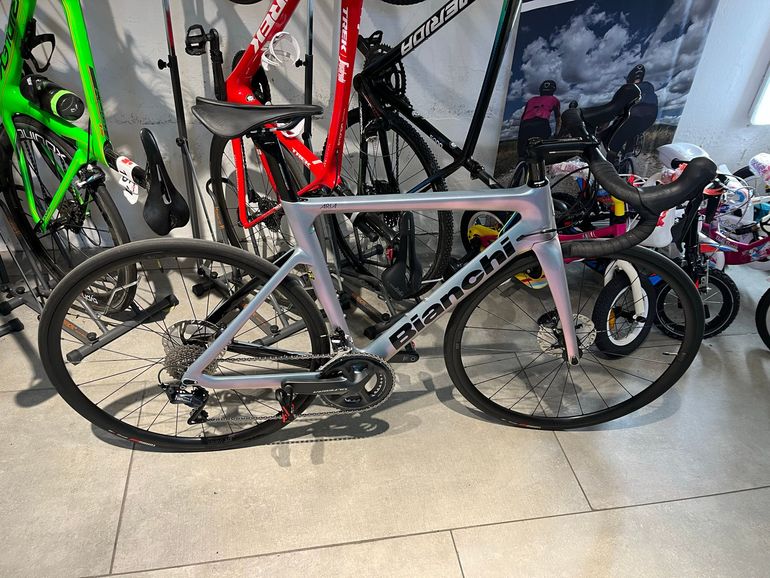 Used Bianchi Aria - Ultegra 2022 2022 Road & Gravel, Light Gray — image 3 of 3