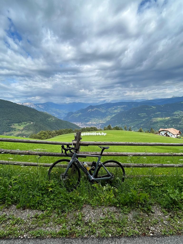 Used Bianchi Aria - Ultegra 2022 2022 Road & Gravel, Light Gray — image 2 of 3