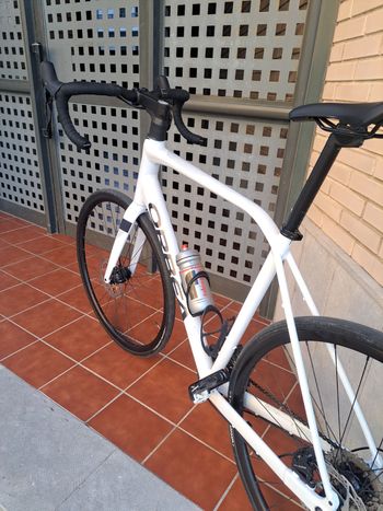 Used Orbea AVANT H30 2024 2024 Road & Gravel — image 2 of 4