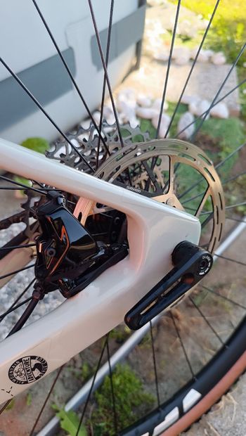 Used RIVERSIDE Carbon Gravel Bike SRAM Rival eTap AXS 2024 Road & Gravel, Light Gray — image 6 of 17
