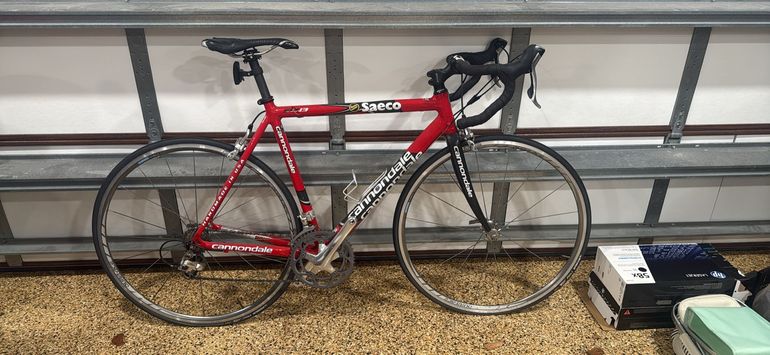 Used Cannondale Cannondale Custom Shimano Ultegra 2004 Road & Gravel, Red — image 1 of 3