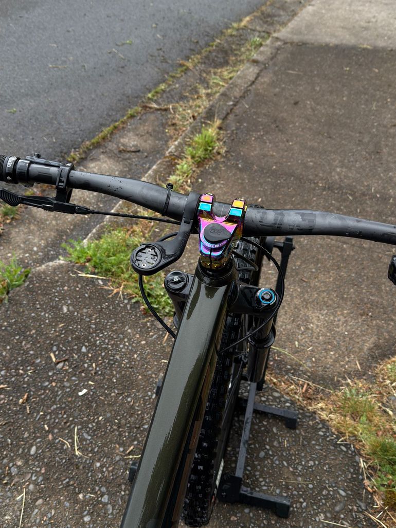 Used Trek Roscoe Shimano Deore XT Di2 2025 Mountainbike, Green — image 11 of 18