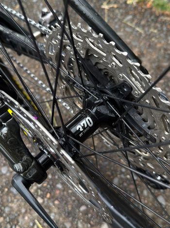 Used Trek Roscoe Shimano Deore XT Di2 2025 Mountainbike, Green — image 9 of 18