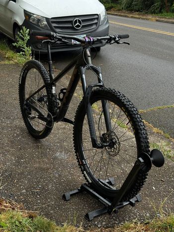 Used Trek Roscoe Shimano Deore XT Di2 2025 Mountainbike, Green — image 17 of 18