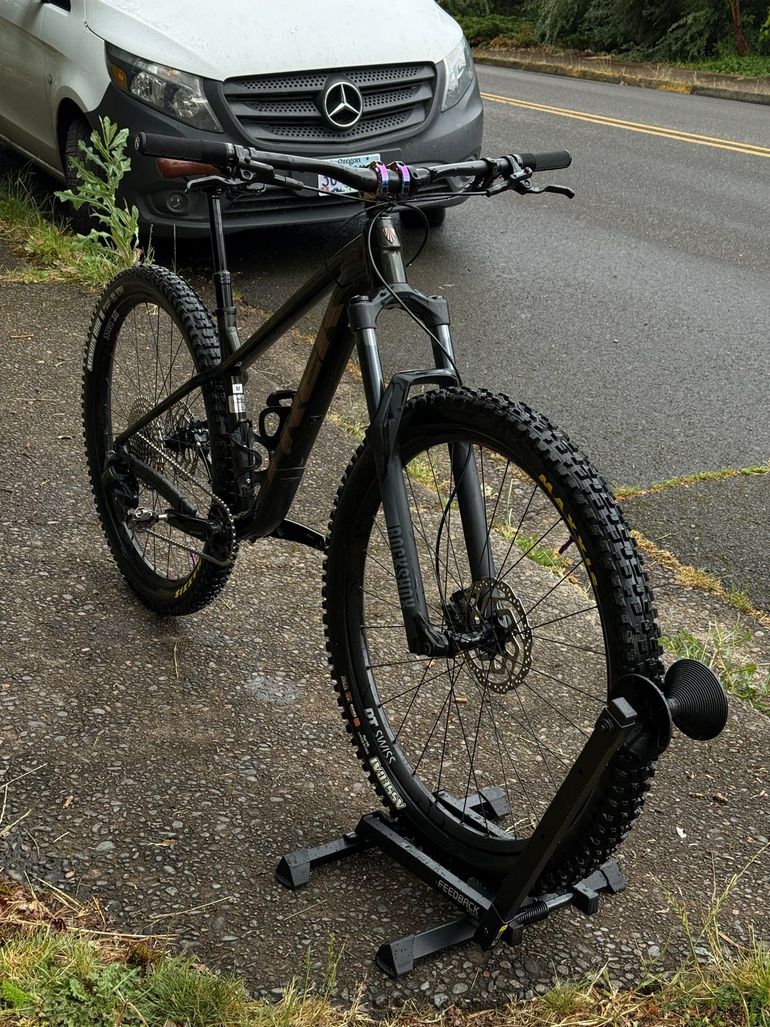 Used Trek Roscoe Shimano Deore XT Di2 2025 Mountainbike, Green — image 17 of 18