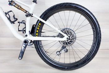 Used Specialized Epic EVO Pro 2023 Mountainbike, White — image 17 of 34
