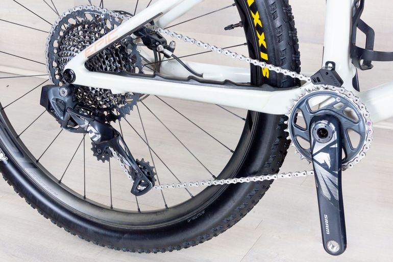 Used Specialized Epic EVO Pro 2023 Mountainbike, White — image 7 of 34