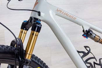 Used Specialized Epic EVO Pro 2023 Mountainbike, White — image 29 of 34
