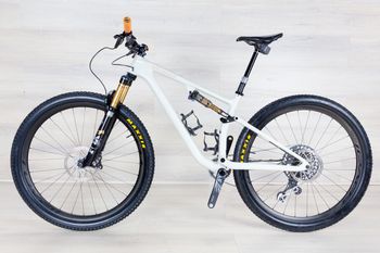 Used Specialized Epic EVO Pro 2023 Mountainbike, White — image 18 of 34