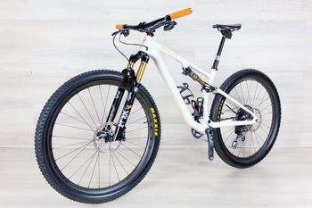 Used Specialized Epic EVO Pro 2023 Mountainbike, White — image 6 of 34