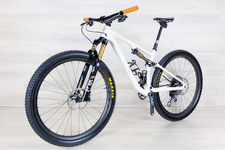 Used Specialized Epic EVO Pro 2023 Mountainbike, White — image 6 of 34