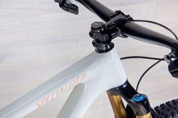 Used Specialized Epic EVO Pro 2023 Mountainbike, White — image 10 of 34
