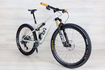 Used Specialized Epic EVO Pro 2023 Mountainbike, White — image 5 of 34