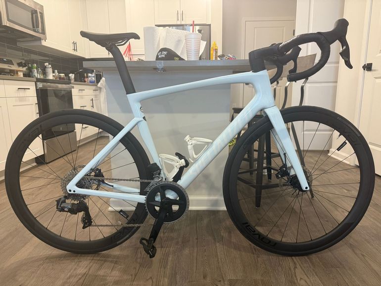 Used Specialized Tarmac SL7 Expert - SRAM Rival AXS 2023 2023 Road & Gravel, Blue — image 1 of 3