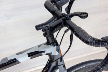 Used Specialized Tarmac SL6 Comp 2021 Road & Gravel, Black — image 9 of 16