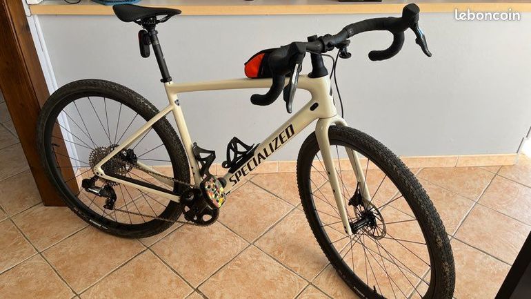 Used Specialized Specialized Diverge Pro Carbon 2023 Road & Gravel — image 1 of 11