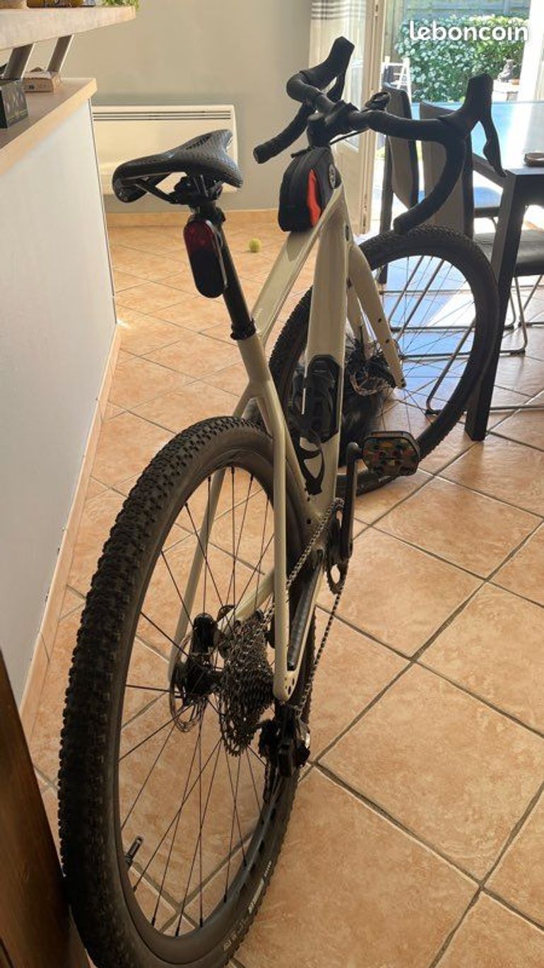 Used Specialized Specialized Diverge Pro Carbon 2023 Road & Gravel — image 2 of 11