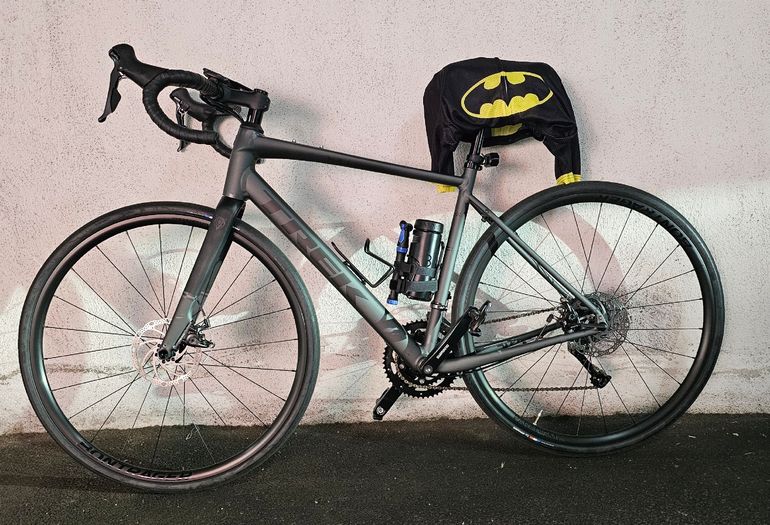 Used Trek Domane AL 2 Gen 4 2025 2025 Road & Gravel, Hellgrau — image 1 of 5