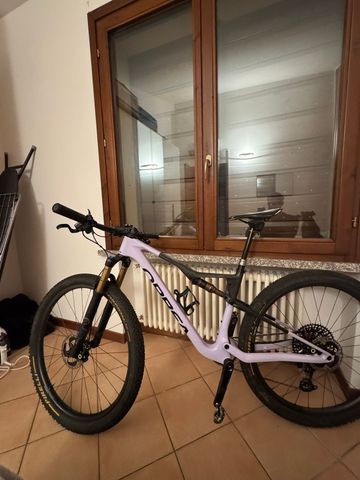 Tweedehands Orbea Oiz Sram Eagle Transmission XX 2024 Mountainbike — afbeelding 2 van 6