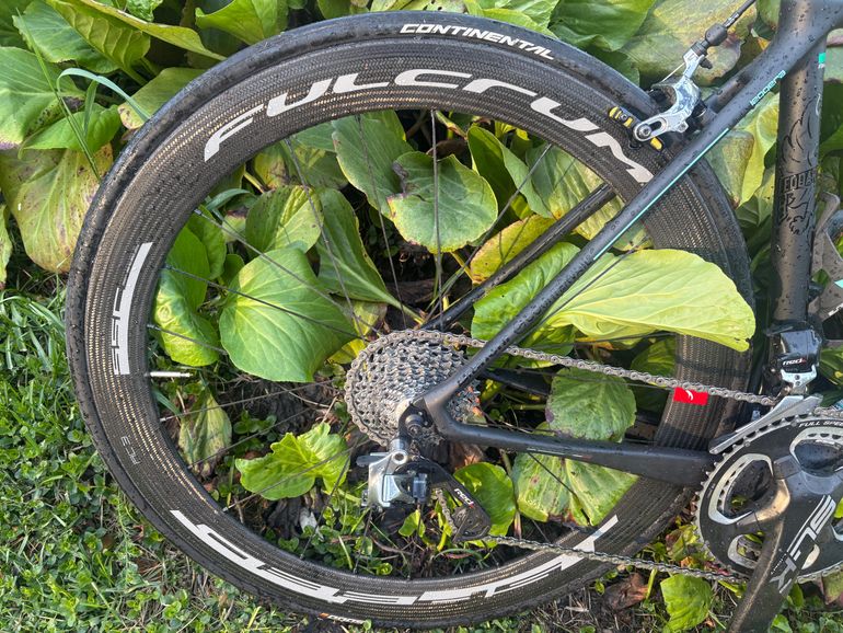 Used Bianchi Specialissima SRAM Red eTap 2018 Road & Gravel — image 4 of 12