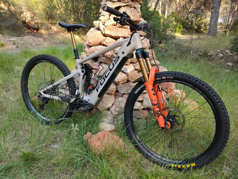 Used Focus SAM2 6.9 2021 2021 Mountainbike — image 1 of 13
