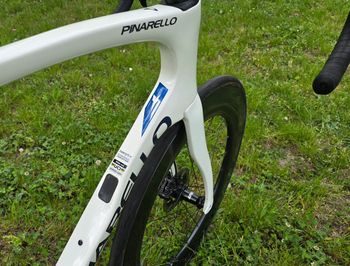 Used Pinarello F5 105 Di2 2024 2024 Road & Gravel, Weiß — image 5 of 15